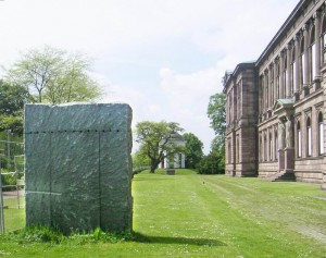 "Ein Granitblock" von Ulrich Rückriem "Ein Granitblock" von Ulrich Rückriem