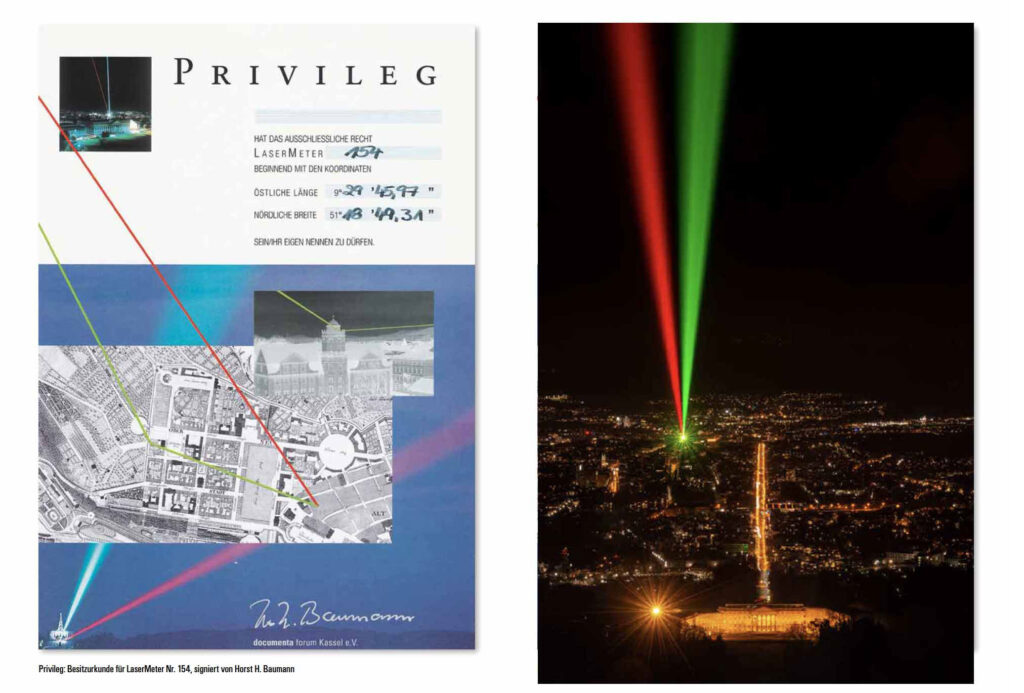 Kollage aus Besitzerurkunde und Foto in der Nacht vom Herkules aus mit den vereinten Lasern, die grün und rot erstrahlen.