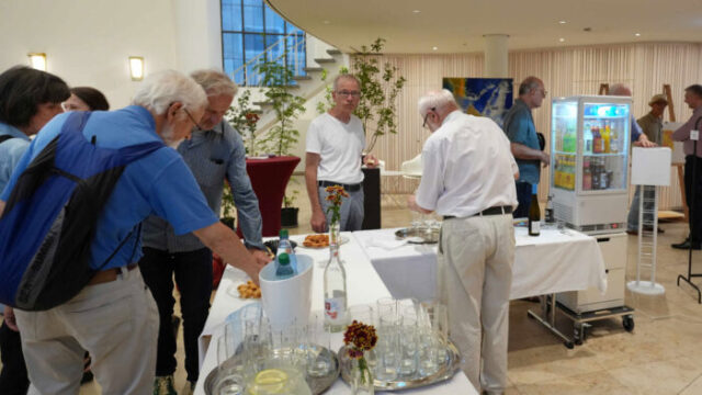 Rückblick auf den Jour fixe mit Prof. Dr. Heinz Bude Dank an die Gastgeber Das documenta forum dankt der Karlskirche für die freundliche Gastgeberschaft und die gute Bewirtung.
