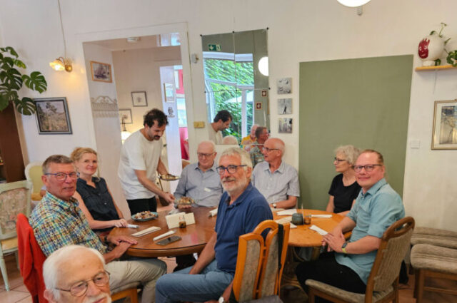 Die Mitglieder des documenta forum beim Besuch der Ausstellung in Essen.