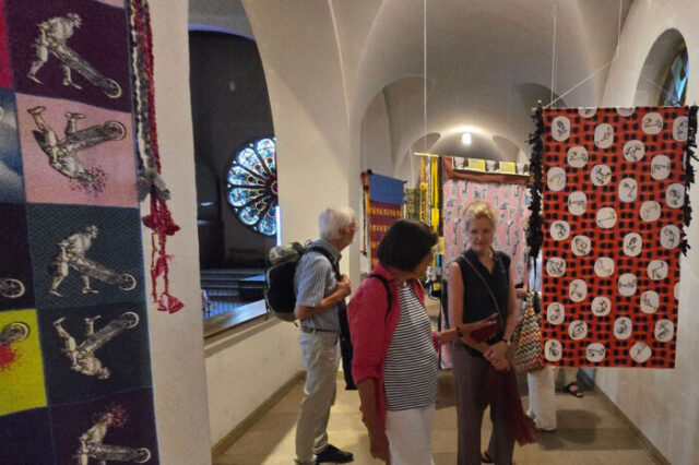 Die Mitglieder des documenta forum beim Besuch der Ausstellung in Essen.