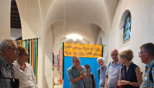 Die Mitglieder des documenta forum beim Besuch der Ausstellung in Essen.