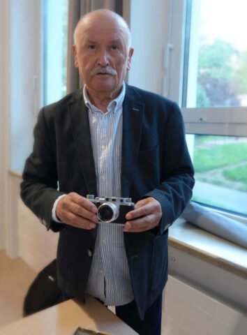 Historische Kamera als Begleiter einer besonderen fotografischen Spurensuche.